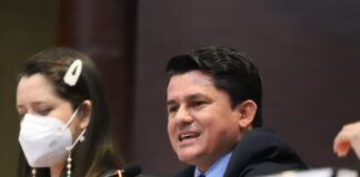 Diputado Fabricio Sandoval dice que los 74 diputados que se oponen a la elección del Fiscal “son delincuentes”