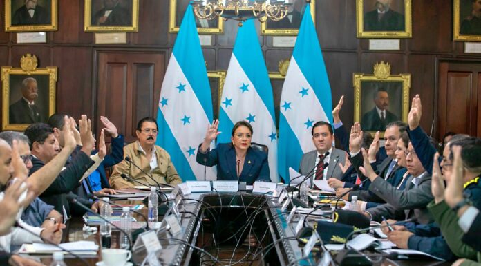 Economistas hondureños expresan su preocupación por la aprobación del Presupuesto General del próximo año