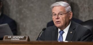 El senador estadounidense Bob Menéndez rechaza dimitir tras ser acusado de corrupción