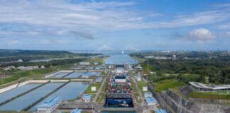 El canal de Panamá reduce en cerca del 50 % su tarifa variable por el uso de agua dulce
