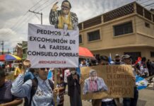 Guatemaltecos exigen la renuncia de la fiscal general por interferencia a elecciones