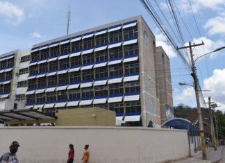 Médico del Materno Infantil realizan noches benéficas para la compra de medicamentos