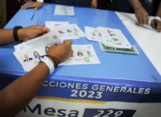 Fiscalía de Guatemala abre cajas con votos pese a desautorización de tribunal electoral