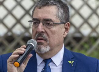 Tribunal electoral de Guatemala revoca suspensión del partido de presidente electo