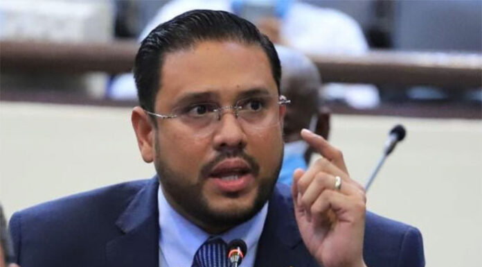 El ministro Marlon Ochoa representa los intereses del partido Libre, manifiesta diputado Mauricio Rivera