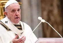 El papa afirma que es un deber de la humanidad socorrer a los migrantes en el Mediterráneo