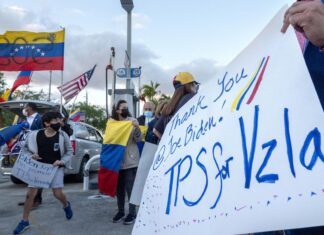 Biden expande el permiso migratorio TPS a 472,000 venezolanos en EE. UU.