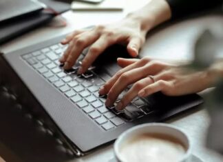 Teletrabajar puede reducir a la mitad la huella de carbono frente a ir a la oficina