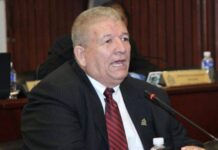 Ha habido ofertas de dinero a varios congresistas a cambio del voto para elegir al nuevo Fiscal General, confirma Edgardo Castro