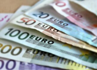 El euro cae por debajo de los 1,0850 dólares
