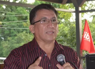 Deberían estar en los tribunales «respondiendo por los robos», dice Bartolo a las diputadas que lo querellaron