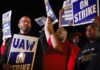 Miles de trabajadores de GM, Ford y Stellantis se declaran en huelga en Estados Unidos