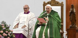 El papa celebró una misa para el pequeño rebaño católico de Mongolia
