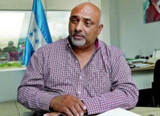 Rafael Barahona advierte a transportistas de Choluteca que habrá fuertes sanciones si suben el valor del pasaje