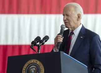 El líder republicano McCarthy encarga una investigación de juicio político contra Biden