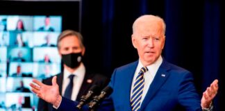 Biden pone la defensa de la democracia en el centro de su campaña, en alusión a Trump