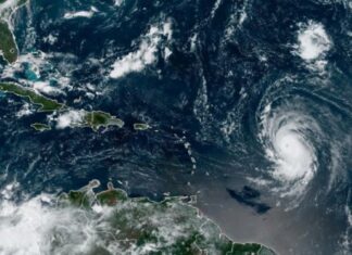 Lee sigue como huracán de categoría 3 y pone en aviso de tormenta tropical a las Bahamas