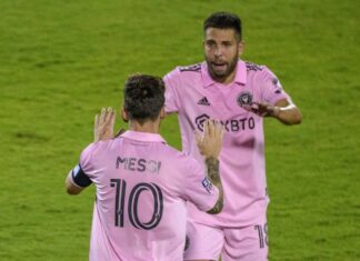 Lionel Messi y Jordi Alba se lesionan a una semana de la final de la Copa US Open