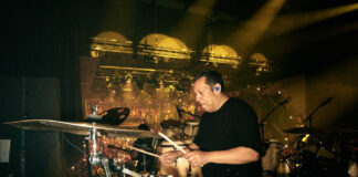 Juanes exalta a su percursionista Richard Bravo tras nominaciones al Latin Grammy