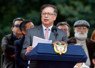 Gustavo Petro dice que empresarios españoles financian a quienes «sueñan» con «tumbar» su Gobierno