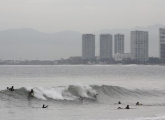El huracán Jova se intensifica a categoría 2 en el Pacífico mexicano