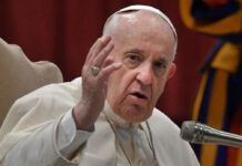 Milei acusa al papa Francisco de tener afinidad con los «comunistas asesinos»