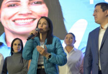 La correísta Luisa González acepta la derrota y felicita a Daniel Noboa como nuevo presidente de Ecuador