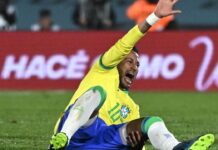 Neymar será sometido a una cirugía tras romperse el ligamento de la rodilla contra Uruguay