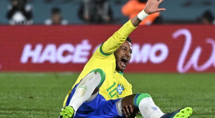Neymar será sometido a una cirugía tras romperse el ligamento de la rodilla contra Uruguay