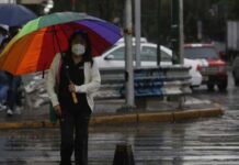 Otis se debilita a tormenta en el sur de México pero la zona afectada sigue incomunicada