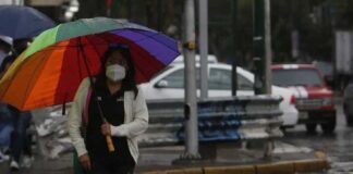 Otis se debilita a tormenta en el sur de México pero la zona afectada sigue incomunicada