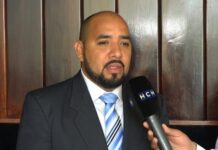 Daniel Esponda advierte que estudiantes de último año que no aprueben la “cátedra morazánica” no podrán graduarse