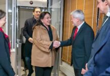 Presidenta Castro llega a Francia para participar en la Cumbre por la Alimentación Escolar