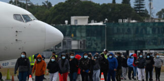 Martes se reanudan vuelos con centenares de hondureños deportados desde México