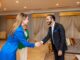 Presidente Nayib Bukele se reúne con la dueña de Miss Universo
