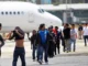 Unos 129 hondureños llegaron deportados al aeropuerto de SPS