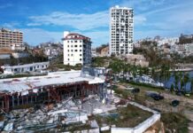 México eleva a 39 el número de muertos por el impacto del huracán Otis en Acapulco