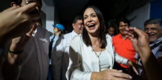 María Corina Machado se compromete a sacar a Maduro del poder tras arrasar en las primarias opositoras