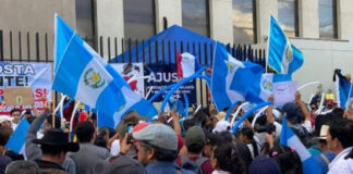 Guatemala vive inédito paro nacional a la espera de la dimisión de su fiscal general