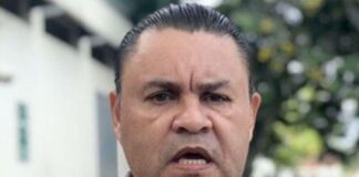 Diputado Carlos Umaña exige explicaciones sobre la escasez de dólares en el sistema bancario nacional