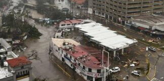 Al menos 27 muertos y 4 desaparecidos por el azote del huracán Otis en México