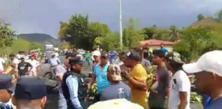 Pobladores de la comunidad El Antigual, en Bonito Oriental, realizan protesta por falta de energía eléctrica