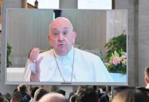 El papa Francisco dice que tiene una «inflamación pulmonar» y reza el Ángelus en su casa
