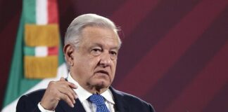 López Obrador defiende su plan de reconstrucción tras el golpe del huracán Otis