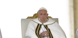 El papa recibe mañana a obispos españoles en plena polémica por el informe sobre abusos