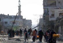 Israel excarcela a los primeros 39 presos palestinos como parte del acuerdo con Hamás