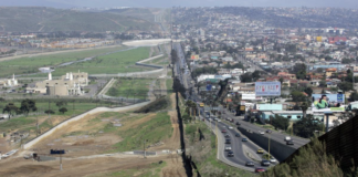 México pide a EE.UU. que se modernice la frontera para fomentar las inversiones