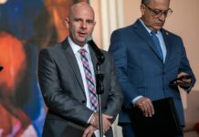 El oficialismo pretende manipular transición de mandos del Ejército, alerta Pedro Barquero