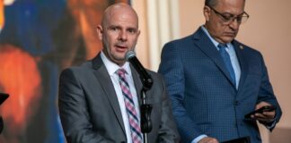 El oficialismo pretende manipular transición de mandos del Ejército, alerta Pedro Barquero