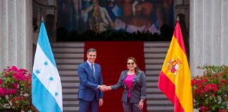 Presidenta hondureña felicita a Sánchez por reelección como presidente de Gobierno español